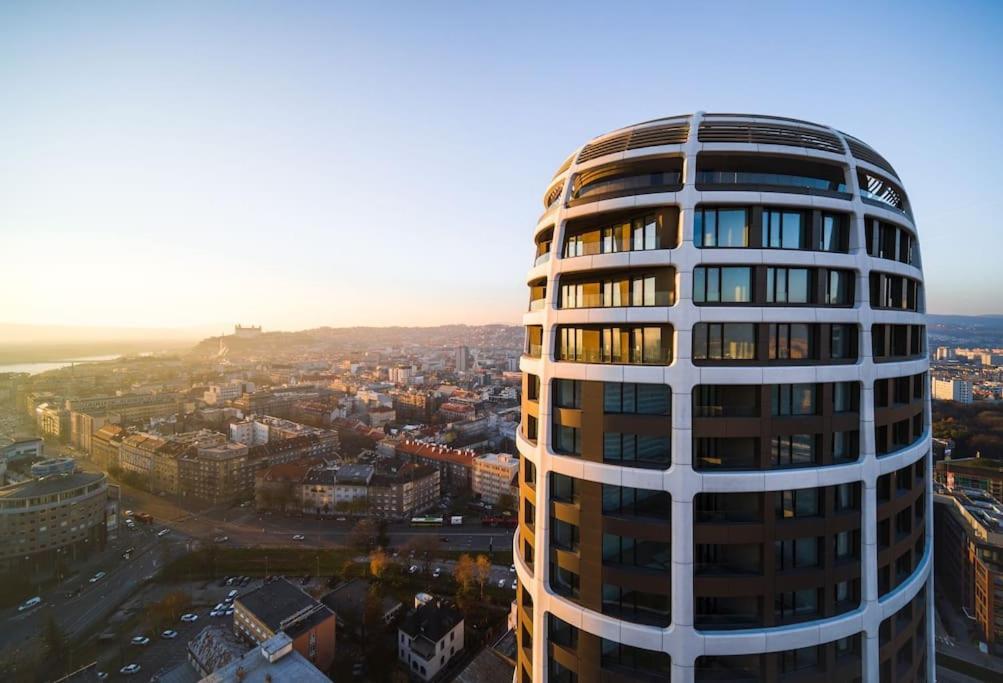 Sky-Park Flat&Parking Apartment Братислава Екстериор снимка