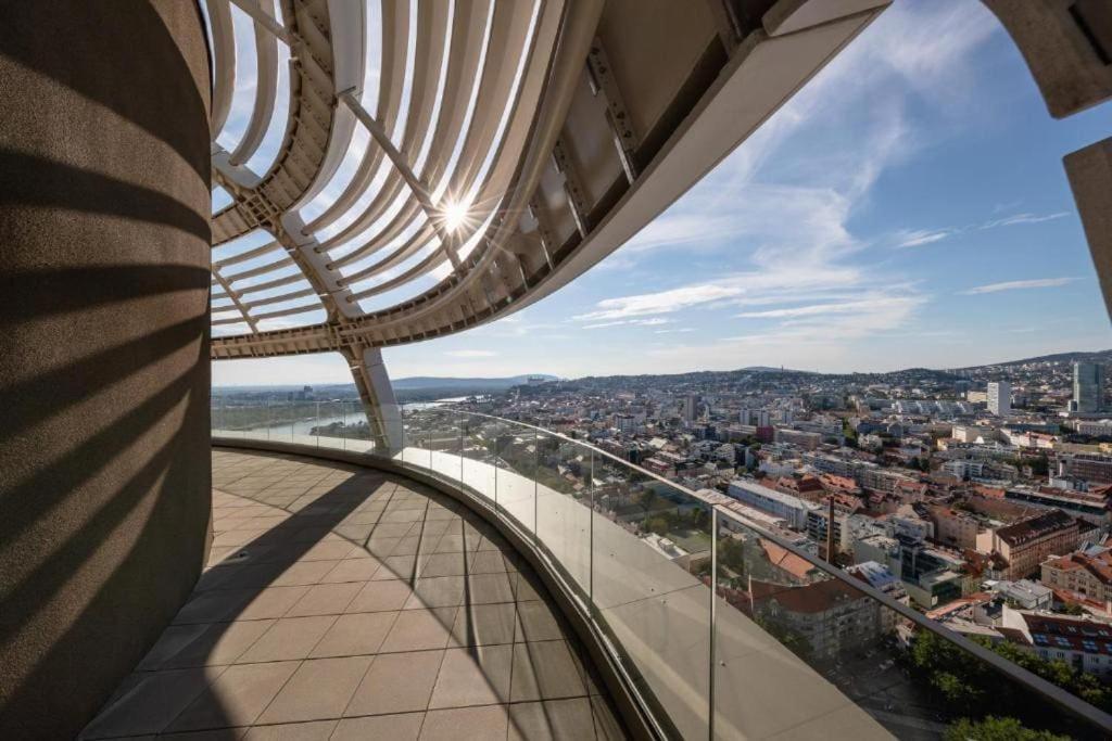 Sky-Park Flat&Parking Apartment Братислава Екстериор снимка